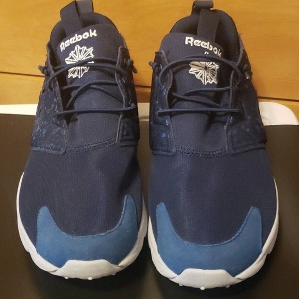 Navy blue Mens Reebok Furylite sneakers size 11.5